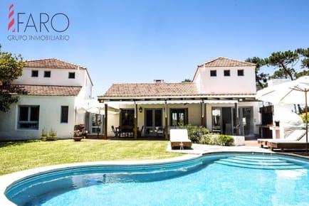 Casa en Montoya 4 dormitorios y dependencia con piscina y parrillero