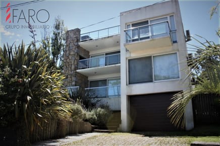 CASA EN MONTOYA A 1 CUADRA DEL MAR