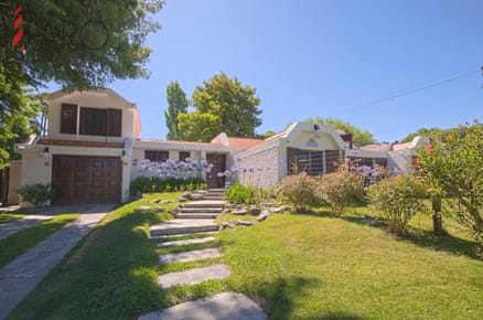 Casa con piscina climatizada en alquiler