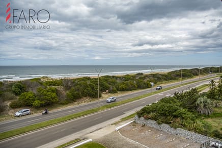 Penthouse en venta muy cómodo e iluminado. 4 dormitorios + dep.