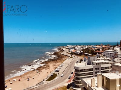 Buscas la amplitud de una casa con las vistas al mar de un apartamento??