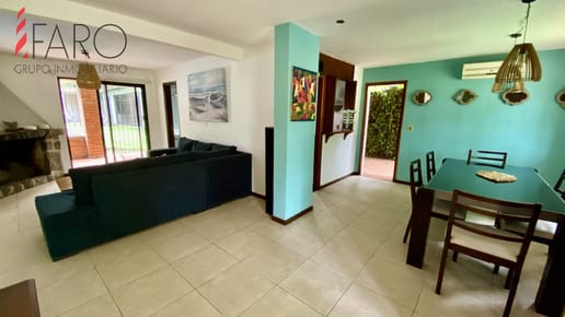 Hermosa Casa 3 dormitorios + piscina en Jardines de Córdoba - Punta del Este