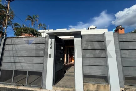 Vendo Casa de 3 habitaciones en Barrio Jara excelente ubicación 