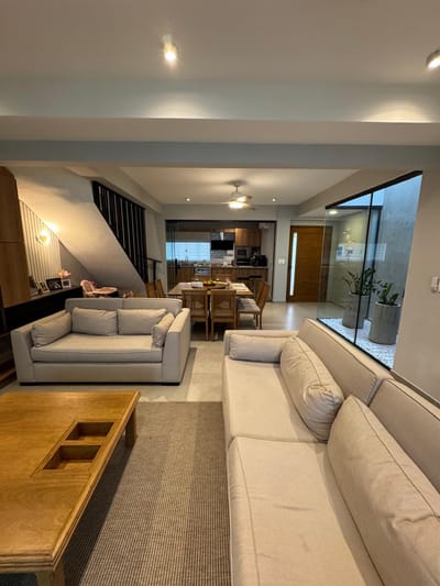 *VENTA | CASA PAREADA TOTALMENTE AMOBLADA EN RECOLETA*