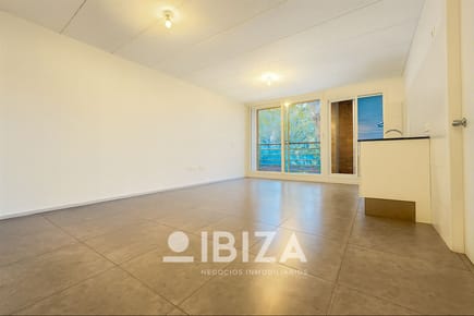 Venta apartamento c/renta 2 dormitorios con cochera y balcón en Barrio Sur