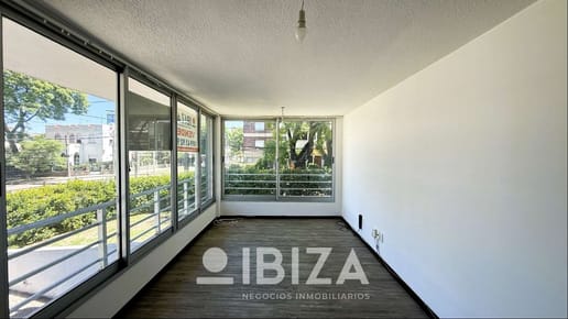 Alquiler Apartamento 2 dormitorios con garage en Malvín