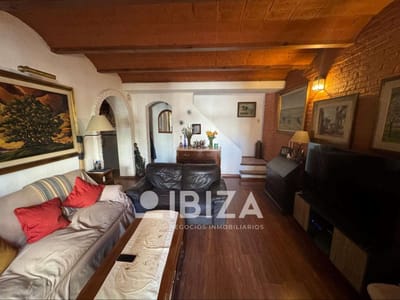 Venta Casa dos plantas en Pocitos con patio parrillero y garage