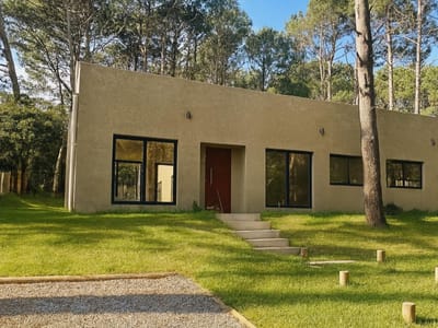 Venta casa en Punta Ballena 3 Dormitorios y Piscina