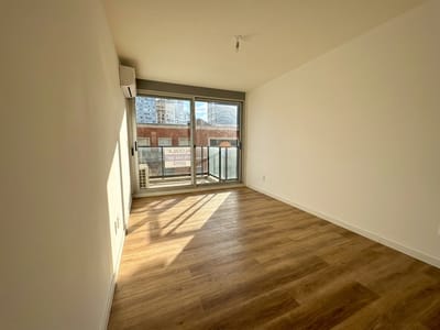 Alquiler en Edificio Lift – Cordón Sur | 1 Dormitorio con Opción a Garage