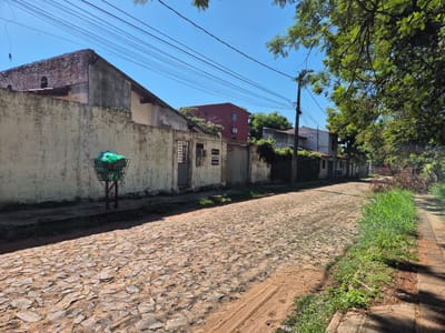 VENDO TERRENO DE IMPORTANTES DIMENSIONES EN LOMA PYTA 