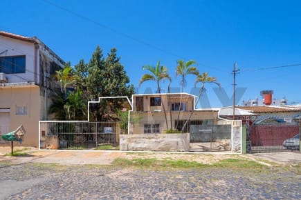 CASA EN VENTA - PINOZÁ