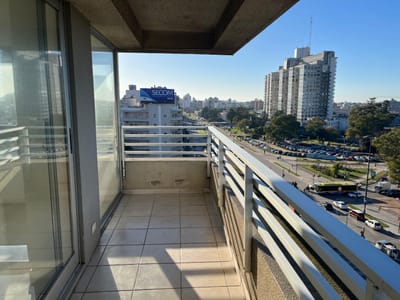 Apartamento en alquiler de 2 dormitorios c/ cochera opcional en Tres Cruces
