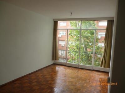 Apartamento - Barrio Sur Balcon, A pasos de la Rambla, Gc: Aprox 3.000$