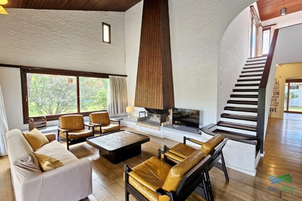 Alquilo ANUAL casa de 4 dormitorios a dos cuadras del mar, playa mansa, Punta del Este