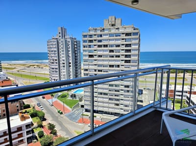 Venta de apartamento a estrenar de 2 suites en playa Brava Punta del Este