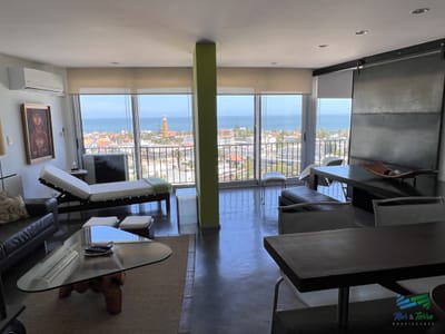 VENTA,1 dormitorio, 2 baños,  con amplio living comedor y vista al faro, mansa y brava, Punta del Este