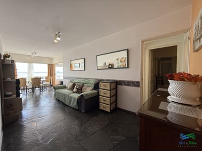 En venta apartamento 2 dormitorios con vista al mar en Peninsula, Punta del Este