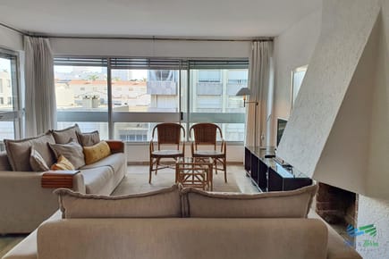 En venta apartamento 3 dormitorios con parrillero propio y piscina en Peninsula, Punta del Este