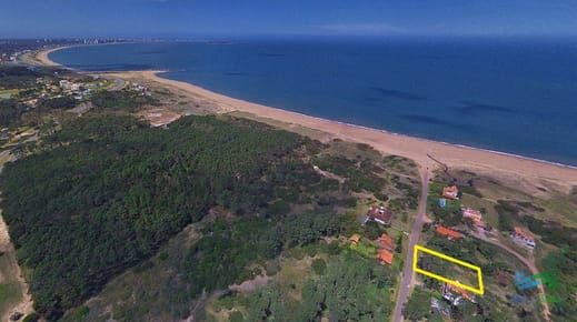 Venta de terreno a 50 metros de playa Mansa