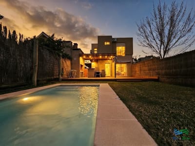 ALQUILER DE VERANO EN PUNTA DEL ESTE: EXCELENTE CASA DE 3 DORMITORIOS CON PISCINA CLIMATIZADA!
