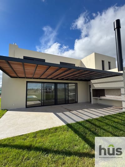 Casa a estrenar en Olivos de los Horneros