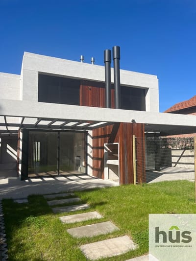Espectacular casa en alquiler en Parque Miramar
