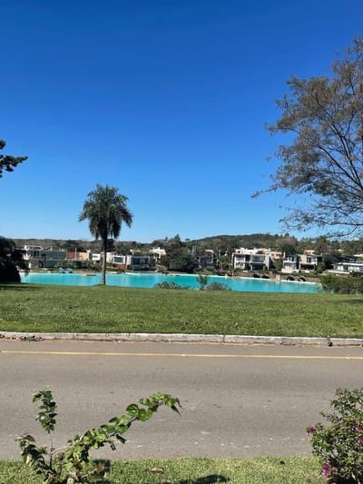 Vendo lote en el condominio Aqua Village.  Altos - Cordillera.