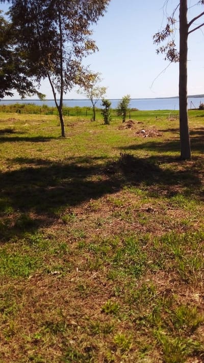 HERMOSO Terreno SOBRE EL LAGO YPACARAÍ y sobre ruta LUQUE-SAN BERNARDINO