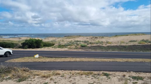 Divino terreno 1000m Pta colorada  1a linea buen frente