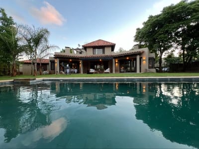 Jardines de Carrasco venta de casa 3dorm Scio piscina