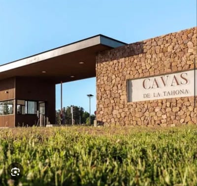 Reventa de terreno en Cavas de la Tahona con fondo al lago