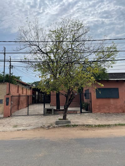 VENDO CASA A REFACCIONAR O DEMOLER BARRIO TRINIDAD