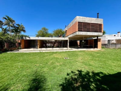 Alquilo imponente propiedad a estrenar en el Yacht y Golf Club Paraguayo
