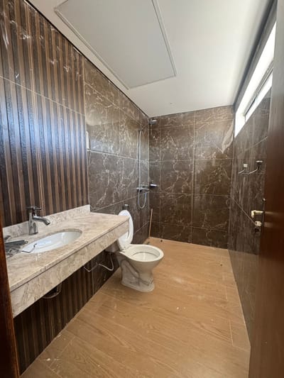 EN VENTA DUPLEX DE LUJO - CUARTO BARRIO LUQUE