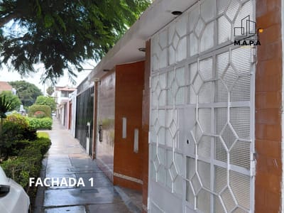 Casa Con Proyecto De 3 Departamentos