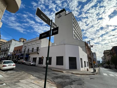 Palma y Ayolas - Salones Comerciales con Oficina listos para utilizar