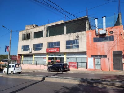 Amplio Local Comercial En Alquiler En Villa Elisa!