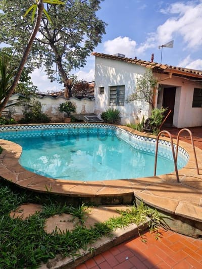 En Venta Casa a refaccionar o demoler en Villa Morra
