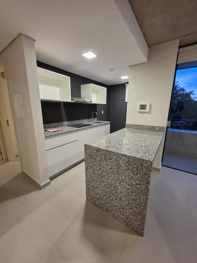 ALQUILO – Departamento a estrenar de 2 dormitorios en INSIGNIA 06, zona CIT
