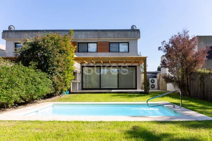 Alquiler de casa de 3 dormitorios en San Nicolas, Montevideo