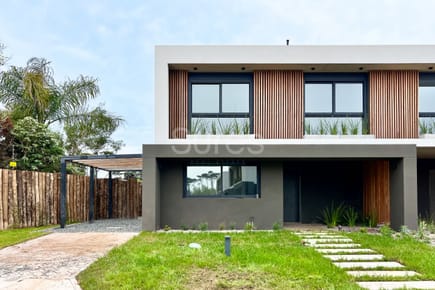 Venta de casa de 3 dormitorios a estrenar en Parque Miramar, Marinas de Carrasco