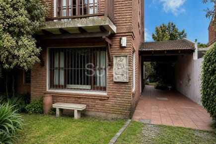 Venta casa de 3 dormitorios en Carrasco, Montevideo