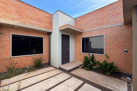VENTA DUPLEX CAMBYRETA, ITAPUA