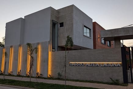 EN VENTA DUPLEX EN BARRIO CERRADO ALTEA - LAGUNA GRANDE