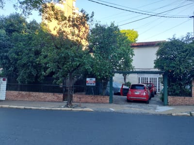 Casa En Venta C/ Cochera En Ciudad Nueva