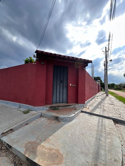 Casa en venta c/ cochera en Los Nogales