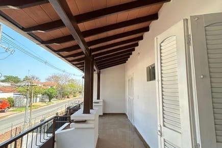 ALQUILO CASA PARA OFICINA O USO COMERCIAL 