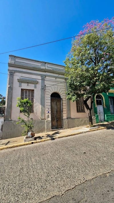 Alquilo amplia propiedad en el centro de Asunción! IDEAL PARA OFICINA 
