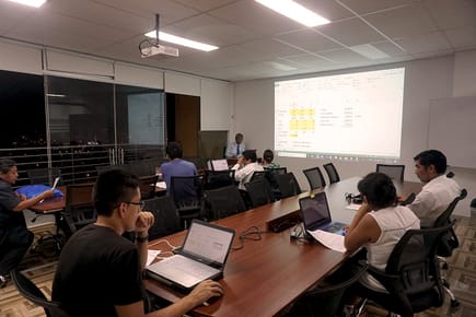 ALQUILO AULA DE CAPACITACIÓN / SALA DE REUNIONES