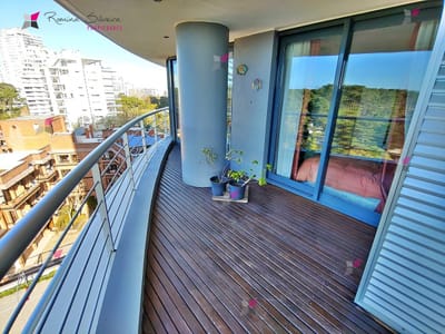 VENTA DE APARTAMENTO DE 2 DORMITORIOS EN TORRE TRESSENTA PUNTA DEL ESTE